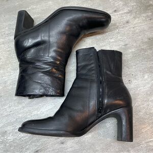 Hush Puppies Ankle Boots Womens 7.5 Black Waterproof Leather Square Toe H90789